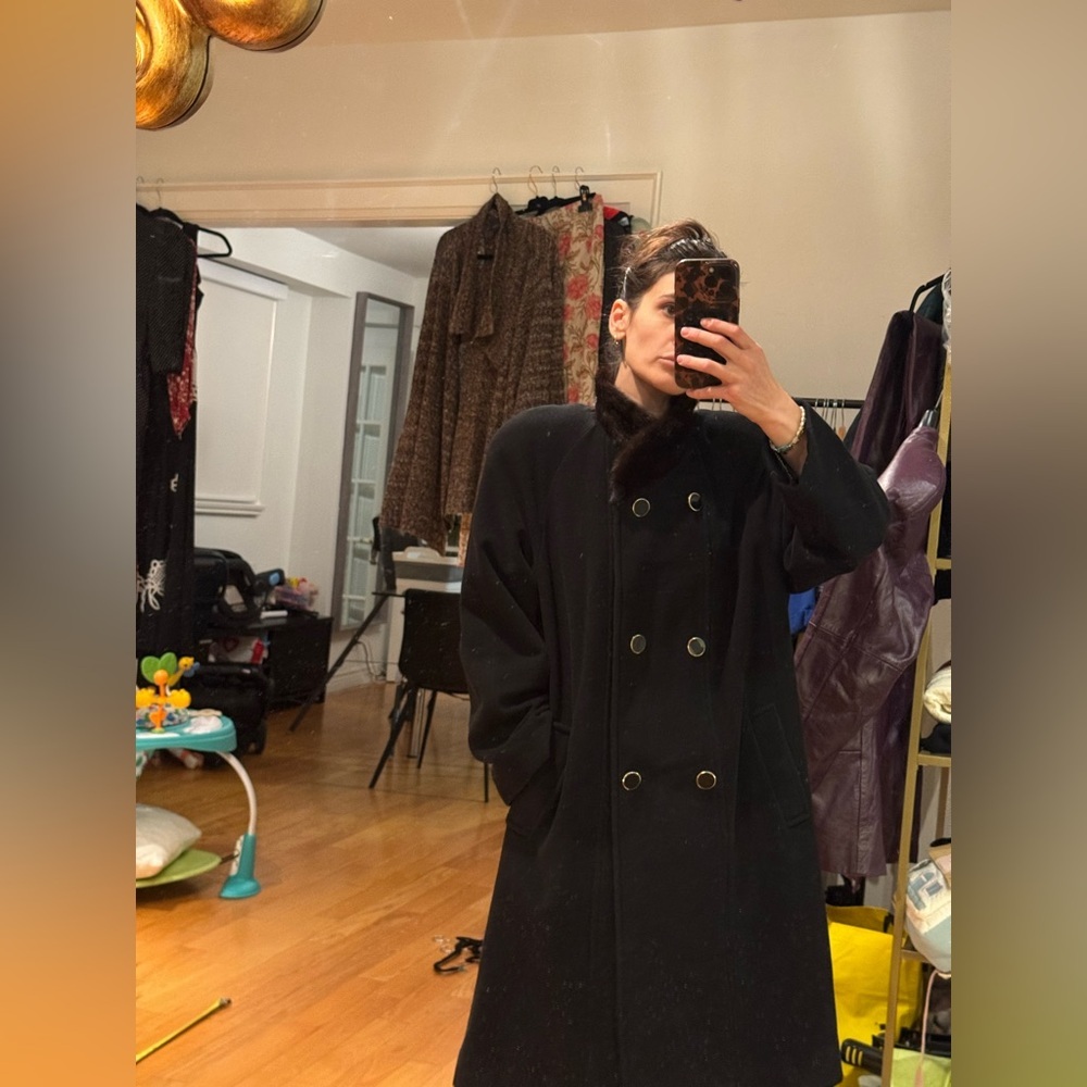 Vintage lisa fashion cashmere and wool blend coat with brown fox fur trim - Picture 3 of 13